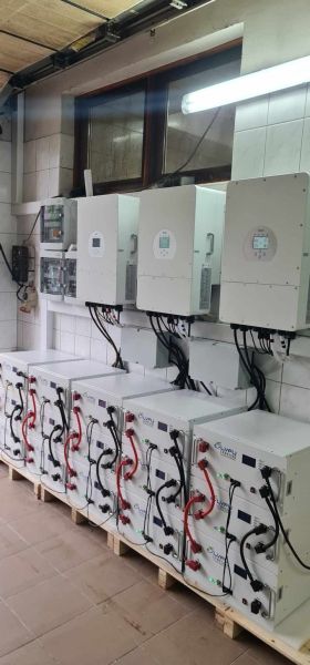 Photovoltaic Solar System with Inverter DEYE 3.6kW and Battery 5.12kWh and Panels 3.96kWp