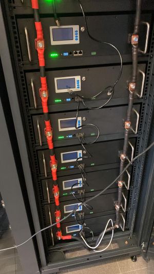 2 броя x 15.36kWh 51.2V 300Ah LiFePO4 CERRNSS СОЛАРНА БАТЕРИЯ